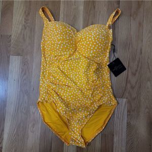 Nip Tuck Womens Yellow Nylon Blend Polka Dot Slimming One Piece Swimsuit sz 12